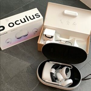 Oculus Quest 2 VR Set with White and Black Design